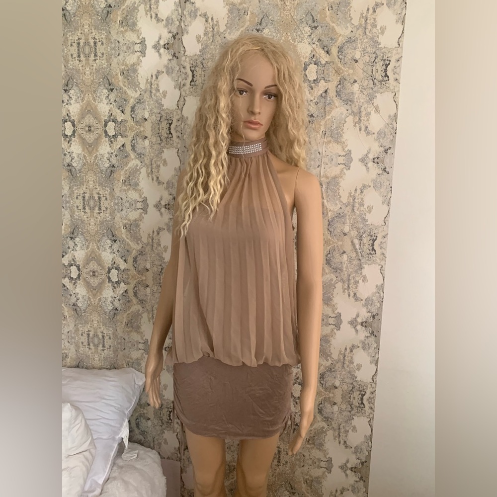 Unique halter dress perfect for vacation !